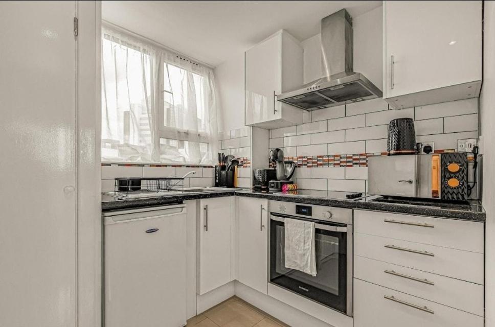 Amazing Marina-Overlooking 1Bed London Exteriör bild